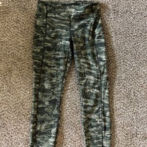 Lululemon “Speed Up 7/8” tights